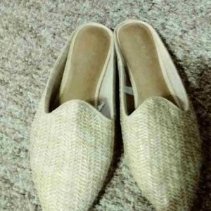 Mules (Tan Straw)